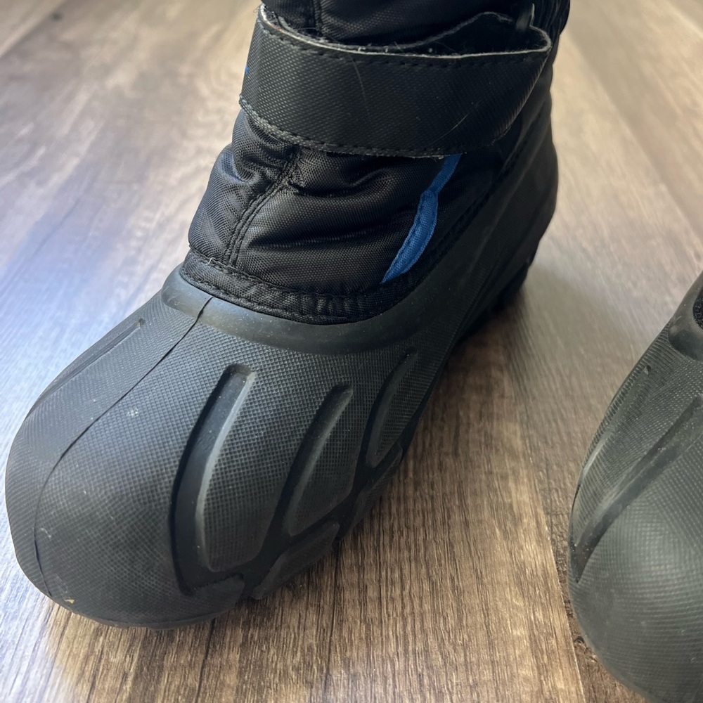 Sorel Boys Size 2 Black Blue Snow Boots EUC - Picture 4 of 11